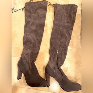Over the knee boots, gray color size 39 suede